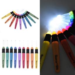 Gancho de crochê criativo com luz LED Agulhas de tricô Glow Hook Ferramenta de costura Weave Ferramenta de agulha DIY - Image 2