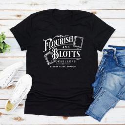 T-shirt de loja mágica para mulheres, HP Bookish Gift, camiseta escola mágica, camiseta viagem universal, roupa vintage, livro nerd - Image 1