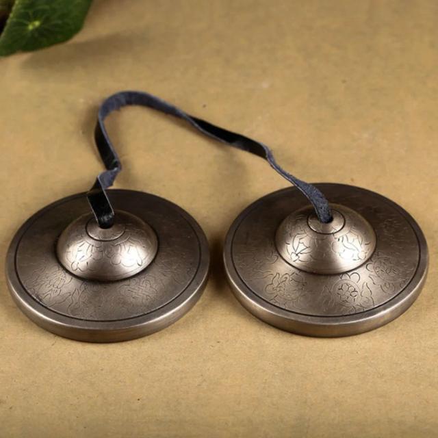 Sinos Tibetanos de Latão Artesanais para Meditação e Cura Sonora, Ideais para Yoga e Crianças - Feitos no Nepal