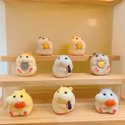 Anime Roubando Hamster Decoração Interior Do Carro, Figuras Gourmet Hamster, Auto Decoração Do Painel, Acessórios Do Carro, Bonito, Mulheres - Image 2
