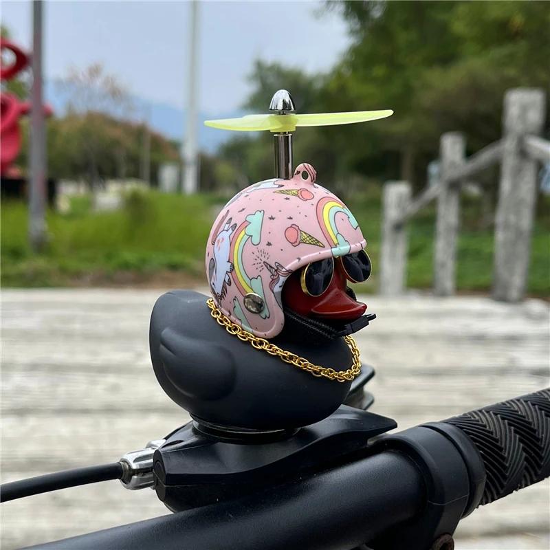 Bicicleta chifres Squeeze Toy para crianças, enfeites de carro, pato preto com alças, capacete, cinto elástico de silicone, bicicleta Bell, esporte ao ar livre - Image 1