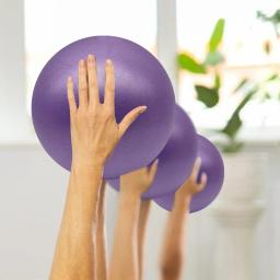 15cm mini bola de yoga macio pilates exercício ginásio bola pvc antiderrapante treinamento em casa estabilidade equilíbrio palha inflável fácil inflação - Image 3