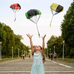 Tangle Free Parachute Toys para crianças, voo ao ar livre, fora, Easter Basket Stuffers Idea, presente original para meninos e meninas - Image 4