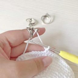 Ajustável Crochet Hook Ring para iniciantes, Cute Cat Ring, Knitting Thimbles Winder Tools, Yarn Guide, Finger Holders - Image 3