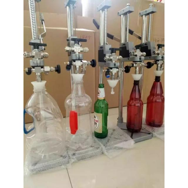 Máquina de Enchimento a Pressão para Cervejarias - Fermentação e Enchimento de Garrafas de Cerveja com CO2