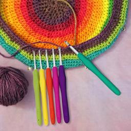 Ganchos coloridos de crochê com estojo, Kit de agulhas de tricô, alça ergonômica, presentes para mamãe e vovó - Image 2