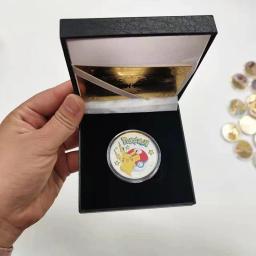 Moeda Comemorativa de Metal Embalada em Caixa Pokémon, Moeda Dourada Pikachu, Colecionáveis Charizard Prata, Brinquedos Coleção Infantil, Presente de Aniversário - Image 3