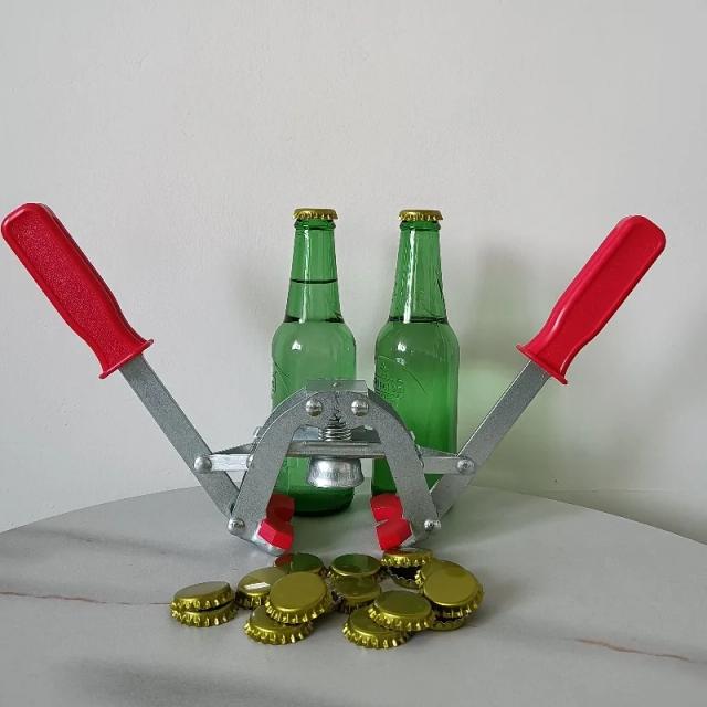 Máquina de Tampagem para Garrafas de Cerveja: Acessórios Manuais Inovadores para Refrigerantes