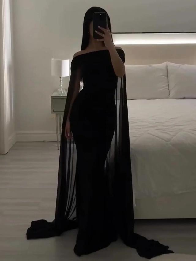 Vestido de Festa Arábia Saudita Off-Shoulder Longo Preto