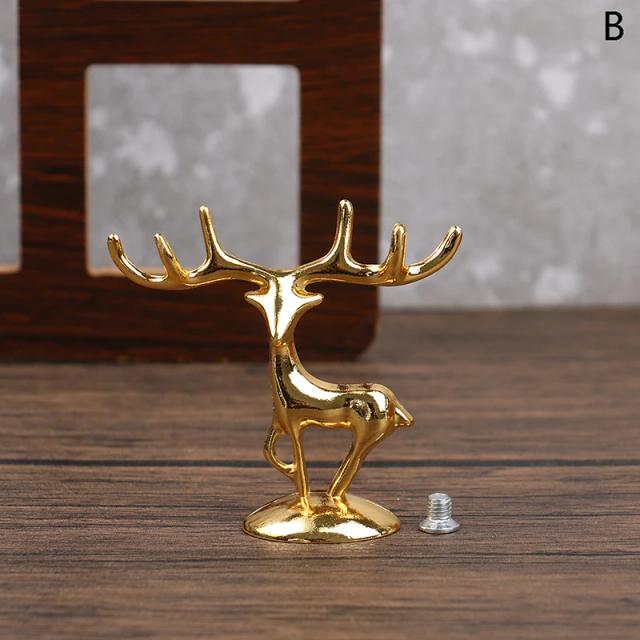 Estátua Vintage de Rena em Metal Dourado para Decoração Natalina e Artesanato Elegante