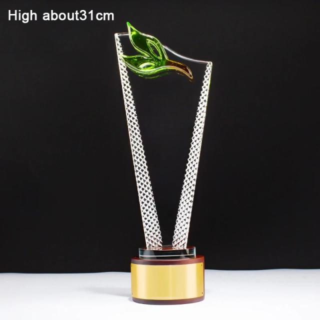 Troféu de Cristal Personalizado e Medalha de Vidro: Comenda Elegante para Premiar e Lembrar Conquistas Empresariais