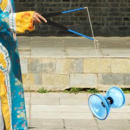 Brinquedos da criança diabolo fitness ao ar livre malabarismo profissional acrobacias mostrar prop idosos rolamento chinês para crianças - Image 2