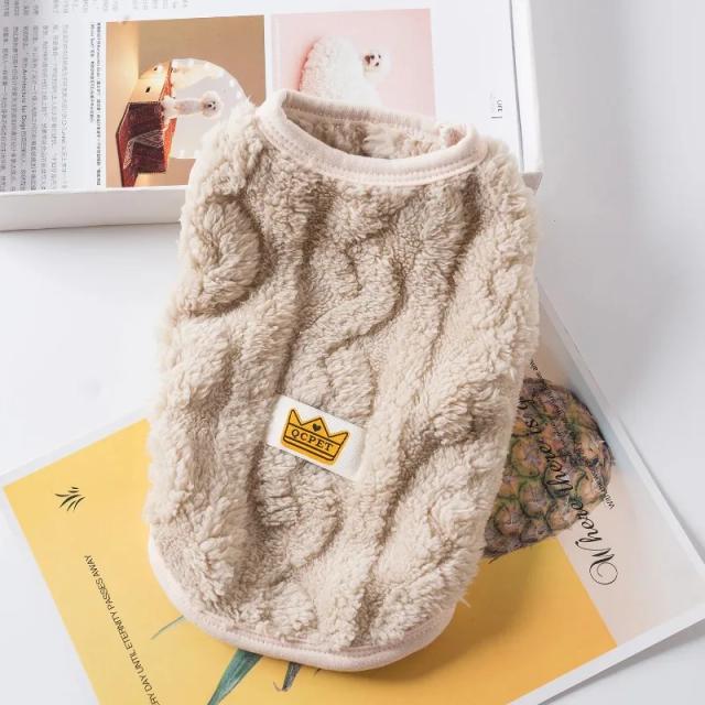 Roupas aconchegantes para pets: Suéteres, coletes e jaquetas quentes para gatos e cachorros pequenos