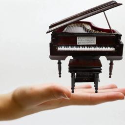 Miniatura Grand Piano Model Kit, Instrumento Musical com Cadeira, Decoração para Casa e Escritório - Image 6