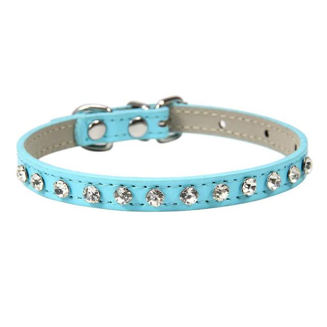 Coleira Luxuosa para Cães e Gatos com Pingente de Osso em Zircônia, Ajustável em Metal e Cobre