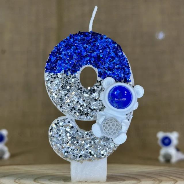 Vela Decorativa de Terno Espacial para Bolo de Aniversário - Disponível em Números de 0 a 9, 1 Unidade