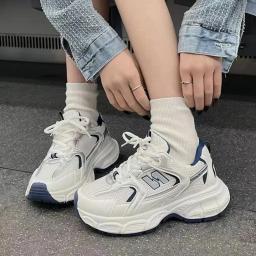 Tênis de rede respirável para mulheres, tênis de corrida casual, tênis ao ar livre, superfície sola grossa, calçado líquido, esportes, novo, verão - Image 5