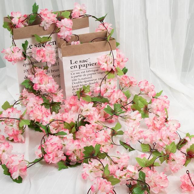 Guirlanda de Hera Artificial com Flores de Cerejeira para Decoração de Casamentos e Eventos em Casa