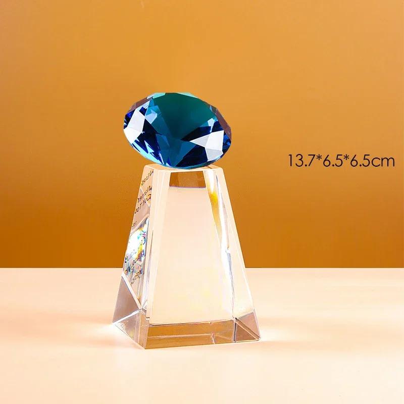 Troféu de cristal para eventos esportivos, prêmios empresariais personalizados, excelentes troféus da equipe do empregado, bola de golfe da terra, trapézio, 1PC - Image 1