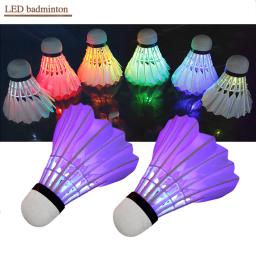 4/8 pçs badminton noite escura colorido iluminação led esporte badminton peteca passarinhos luz ao ar livre ponto shuttle cock - Image 6
