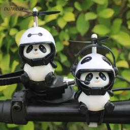 Decoração do guidão da motocicleta, Bicicleta elétrica, Bonito Panda Cartoon com capacete, Airscrew ornamentos, Acessórios de equipamento de equitação - Image 1