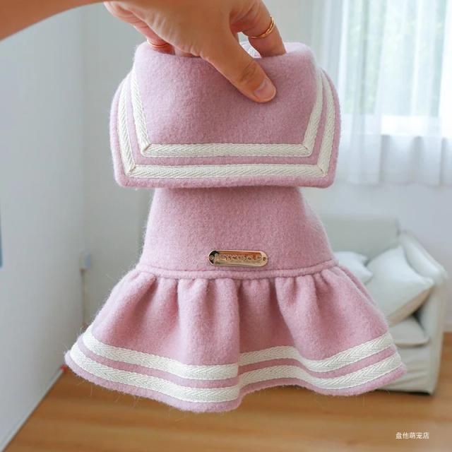 Vestido Espessado Quente para Animais de Estimação - Confortável e Estiloso para Cães e Gatos Pequenos e Médios em Rosa e Dourado para Outono e Inverno