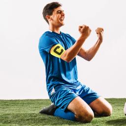 Suprimentos de treinamento de futebol capitão c braçadeira capitão braçadeira jogador de futebol braçadeiras bolas faixas de futebol crachá - Image 3