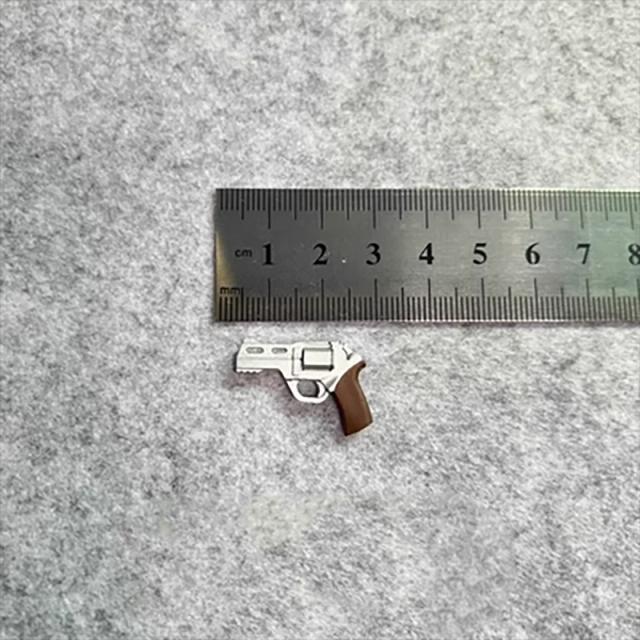 Mini Arma Móvel para Bonecas 1:12 - Acessório Ideal para Coleção e Cenário