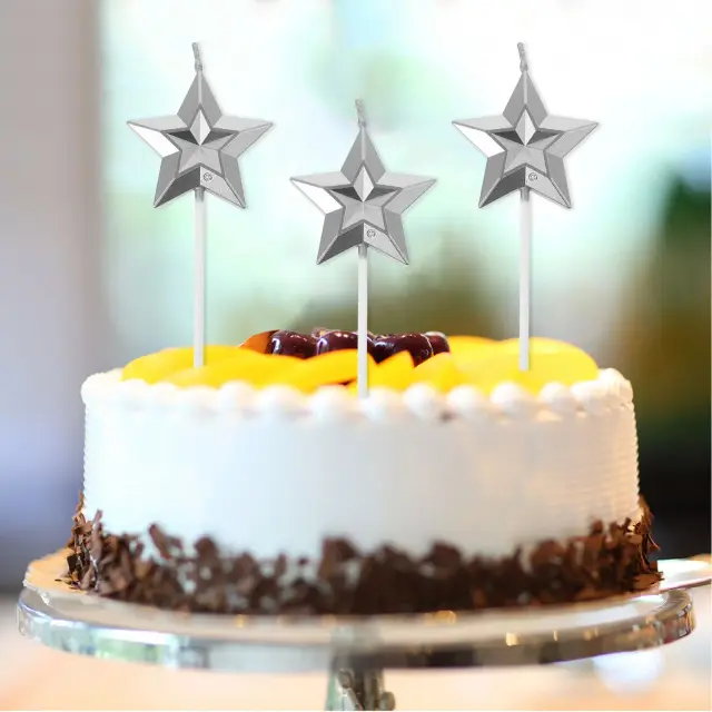 Decoração Elegante para Festas: 8 Peças de Estrela Dourada para Bolo com Toppers e Velas Metalizadas