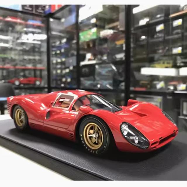 Resina do Carro Esportivo F 330P4 1:18 - Simulação de 1967 para Colecionadores e Fãs