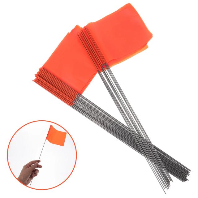 Conjunto de 50 Bandeiras Decorativas para Gramado com Poste de Sinalização em PVC e Arame de Aço