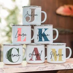 Caneca personalizada inicial com nome xícara de café festa de despedida de solteira melhor homem copos de dama de honra presente de aniversário de casamento para homens e mulheres - Image 1