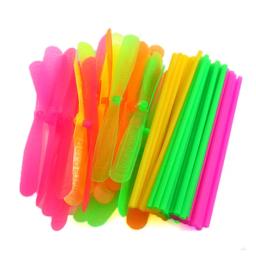 10/20 pçs novidade plástico bambu libélula hélice ao ar livre brinquedo clássico presente do miúdo girando seta voadora multicolorido cor aleatória - Image 4
