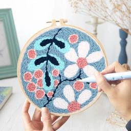Kit de agulha de soco DIY com fio Kit de bordado de flores Conjunto de tufos mágicos Ferramentas de ponto cruz para tricô Kit De Artesanato Tapete Enganchando Kit Ponto Cruz Arte E Artesanato De Agulha Pilha de laço - Image 1