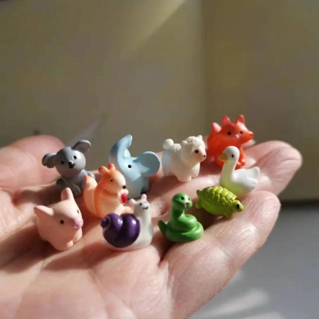 Conjunto de 10 Miniaturas de Jardim de Fada com Animais e Elementos de Floresta para Terrário e Artesanato DIY