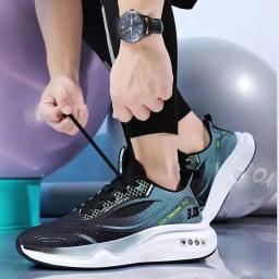Tênis de corrida ultraleve masculino, tênis esportivo respirável, leve, absorvente de choque, sola macia para estudantes, novo, verão - Image 6