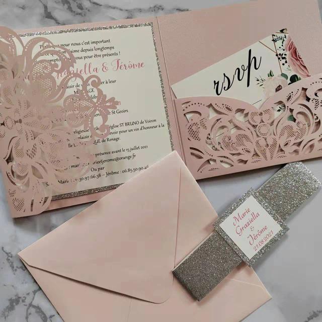 Convites Criativos para Chá de Bebê em Rosa e Prata com Design Triplo Dobre