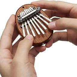 Mini Kalimba De Madeira Dedo Polegar Piano, Presente Pingente Requintado, Bom Acessório Musical, 8 Chaves, Alta Qualidade - Image 3