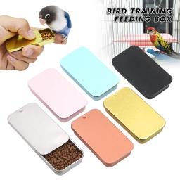 1 pc alimentador de alimentação de aves handheld mini caixa de alimentação várias cores pássaro treinamento alimentos jar pássaro crescimento brinquedo interativo - Image 1