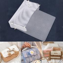 Pano de malha plástica para mulheres Bolsa DIY Artesanato Trava Gancho Folhas de Material de Tecelagem Artesanato de Gancho de Grade Fabricação de Bolsas Acessórios de costura - Image 1