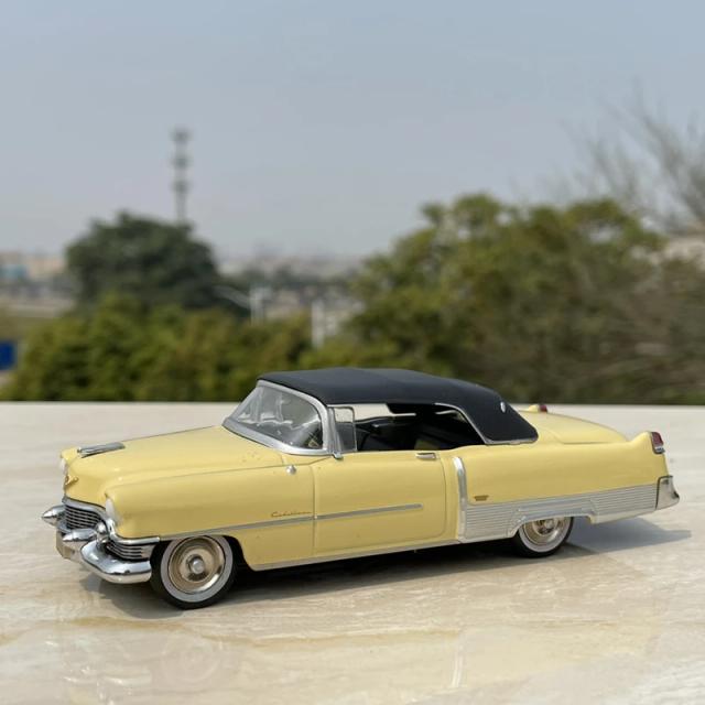 Modelo de Carro Antigo Clássico Diecast 1/43 em Metal - Coleção Vintage para Crianças e Presentes Especiais
