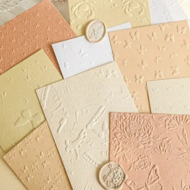 Conjunto de 10 Peças de Papel Artesanal para DIY: Alívio Decorativo para Scrapbooking e Diário de Papelaria