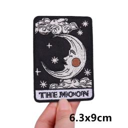 Patches bordados para vestuário, Ferro Em Patches, Sol e Lua, Carta, Cartoon Adesivos, Listra, Filme de Terror, DIY - Image 4