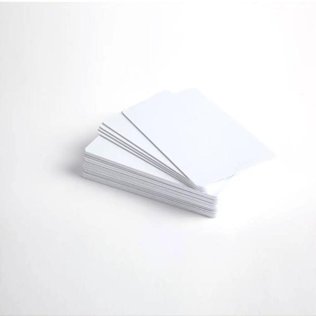 Cartões de PVC Brancos Imprimíveis com Filme Protetor em Ambos os Lados - Pacote com 10 Unidades para Uso em Empresas e Cartões de Crédito