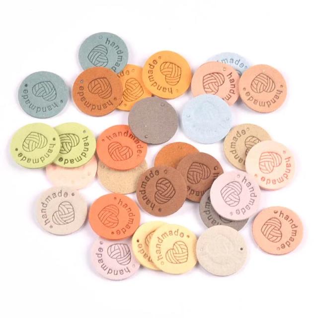 Etiquetas Artesanais Redondas em Relevo 2.5cm em Pano PU para Acessórios de Costura e Vestuário DIY
