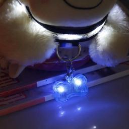 Colar de cachorro pingente de plástico led luz luminosa flash jóias acessórios para animais de estimação - Image 1