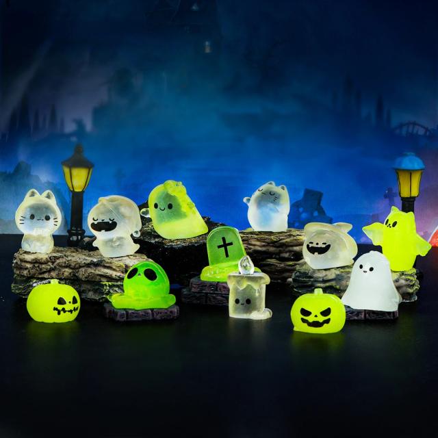 Mini Figura Gato Fantasma Abóbora Morcego Crânio Luminosa Brilha no Escuro 12 Peças