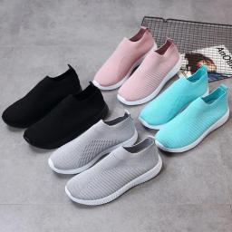 Calçado esportivo slip-on leve para mulheres, tênis casuais, sapatilhas de cesta respiráveis, tênis de corrida e caminhada - Image 1