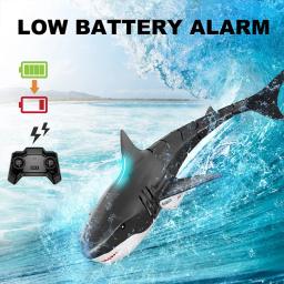 2.4g controle remoto sem fio simulação de tubarão barco elétrico verão brinquedo das crianças piscina de água brinquedo à prova dwaterproof água - Image 1