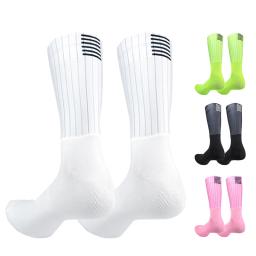 Legal novo meias de ciclismo verão respirável antiderrapante silicone pro competição aero esportes bicicleta correndo meias calcetines ciclismo - Image 1